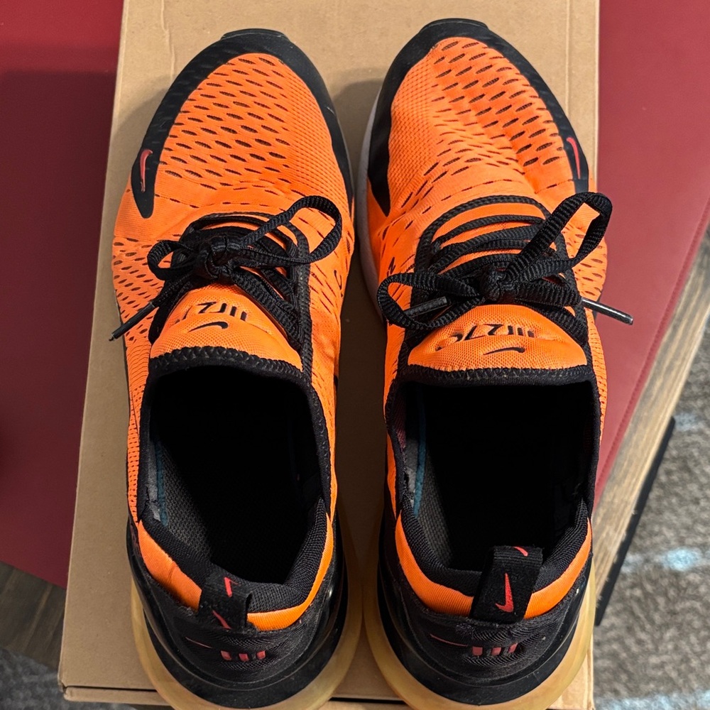Nike Men's airmax 270 Orange and Black Sneakers - Picture 2 of 5